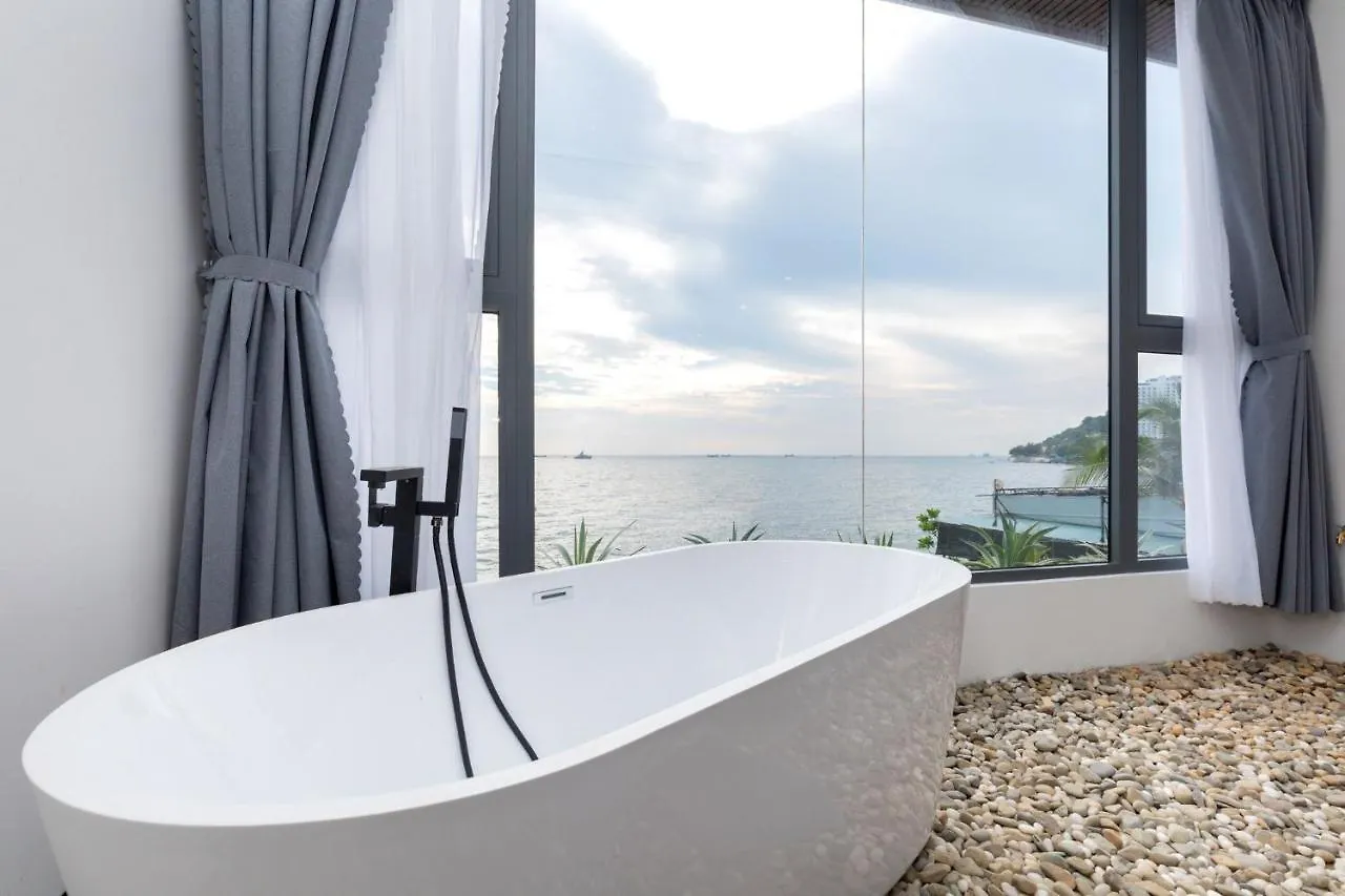 Palm Villa 24 - Ocean View Luxury 6 Bedroom, Karaoke, Bi-Da Vung Tau